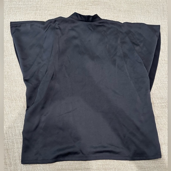 SAINTART Finn V-neck Charmeuse top - Picture 4 of 6